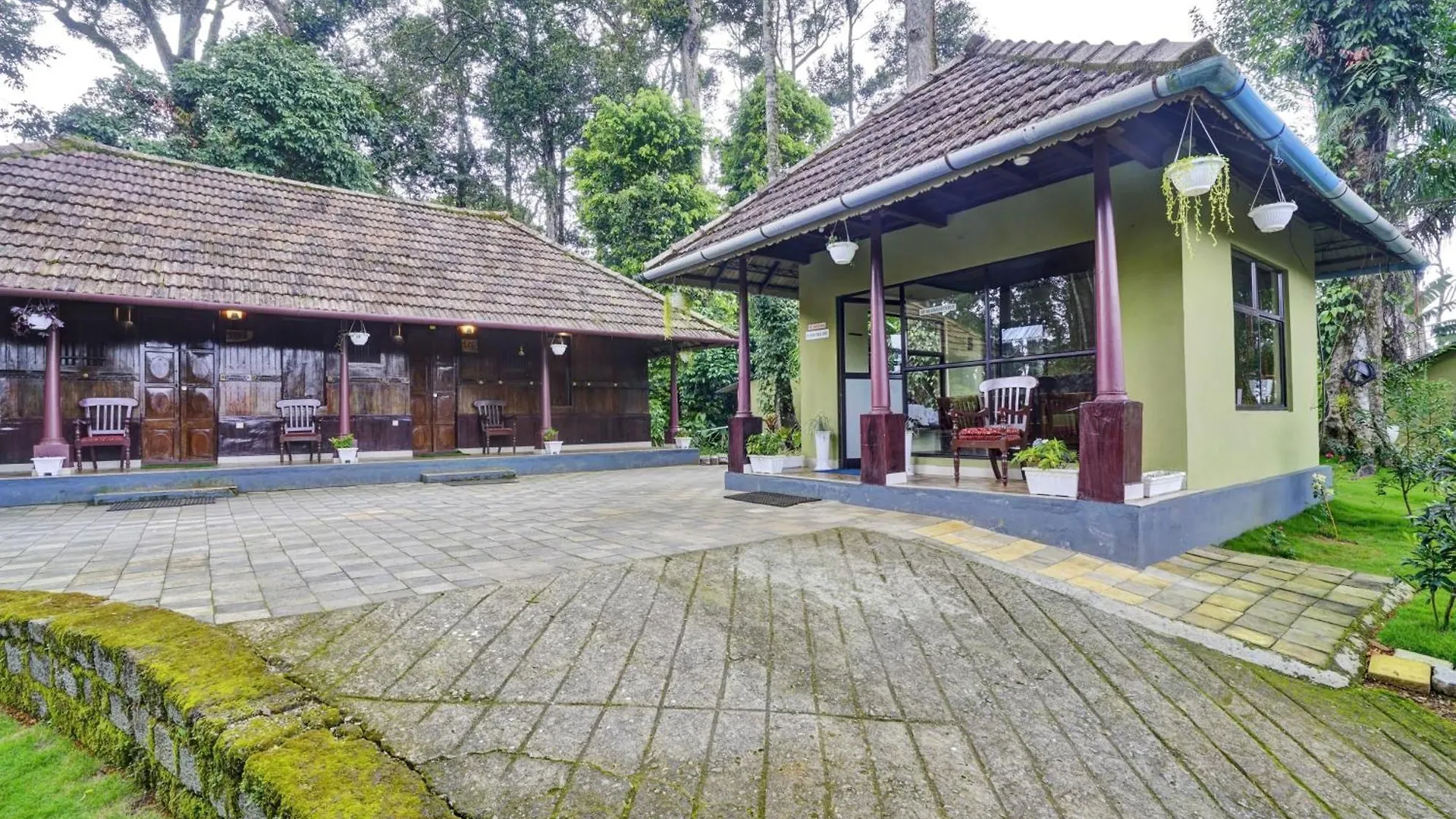 *** Hotel Super Collection O Kunchithanny Road Munnar Formerly Indeevaram Resort Anachal India
