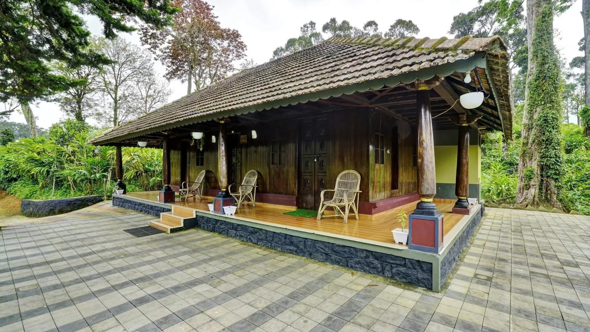 Hotel Super Collection O Kunchithanny Road Munnar Formerly Indeevaram Resort Anachal