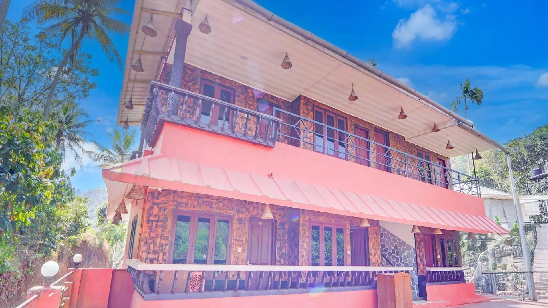 *** Hotel Super Collection O Kunchithanny Road Munnar Formerly Indeevaram Resort Anachal India
